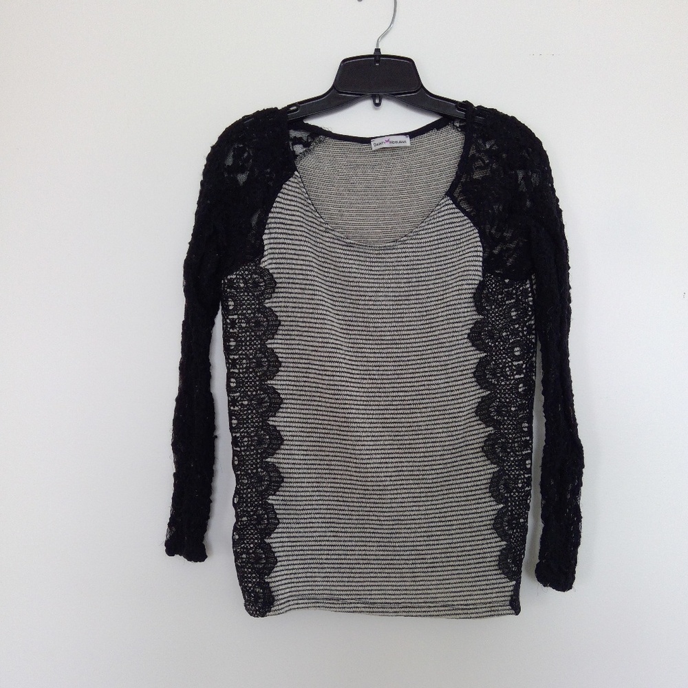 SMALL black white striped lace long sleeve blouse